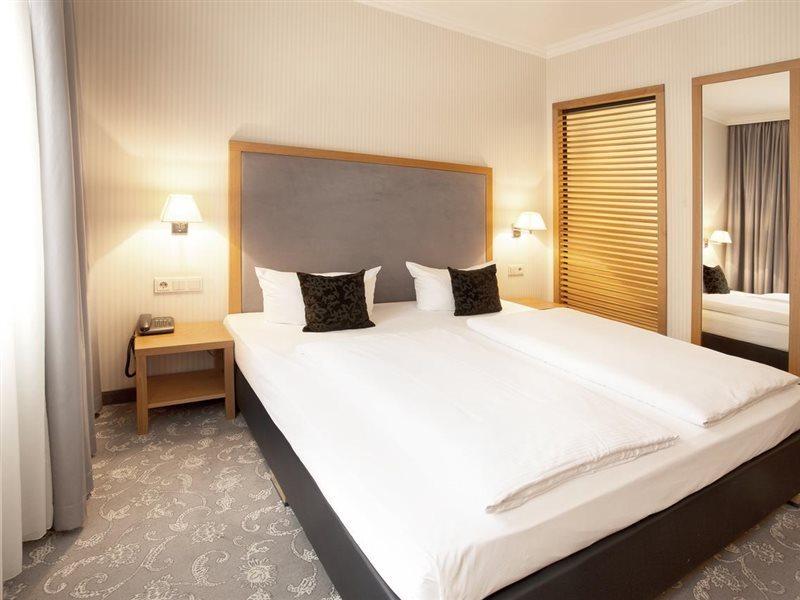 Townhouse Hotel Frankfurt pe Main Exterior foto