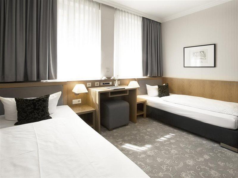 Townhouse Hotel Frankfurt pe Main Exterior foto