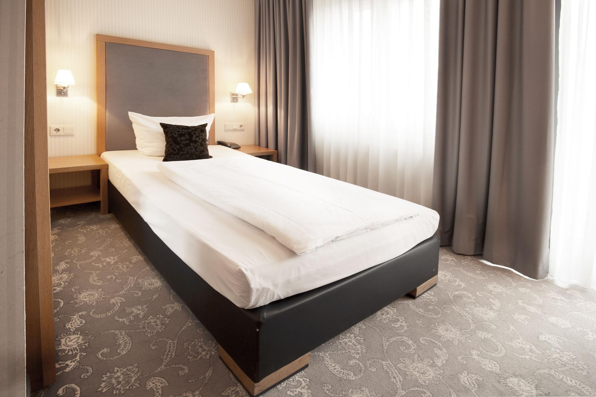 Townhouse Hotel Frankfurt pe Main Exterior foto