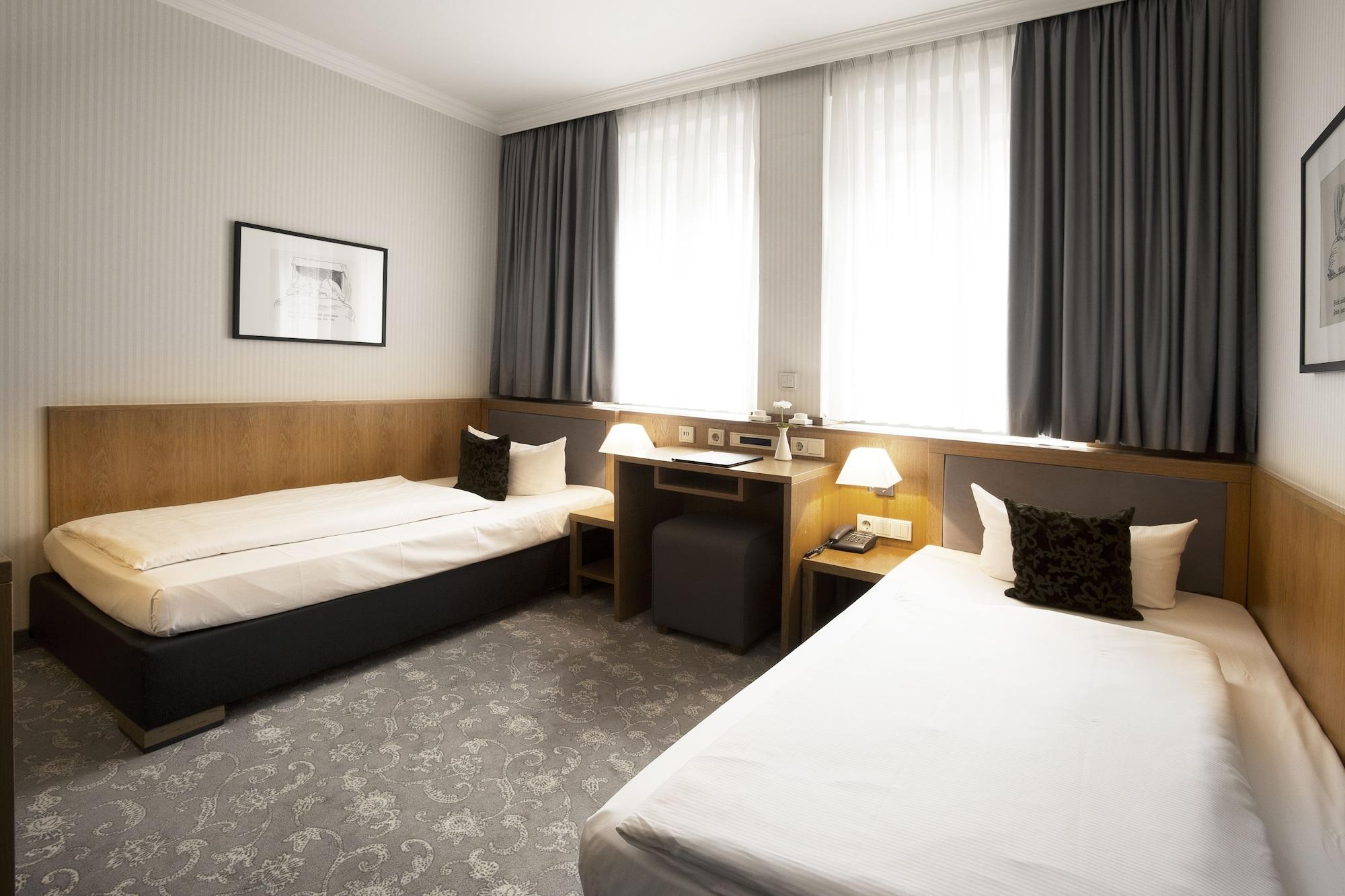 Townhouse Hotel Frankfurt pe Main Exterior foto