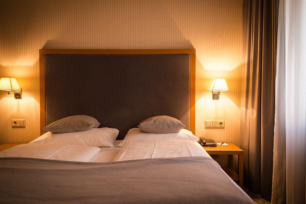 Townhouse Hotel Frankfurt pe Main Exterior foto