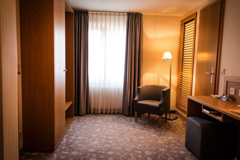 Townhouse Hotel Frankfurt pe Main Exterior foto