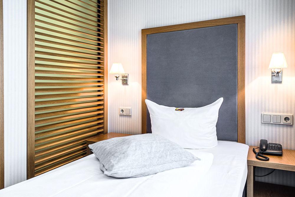 Townhouse Hotel Frankfurt pe Main Exterior foto